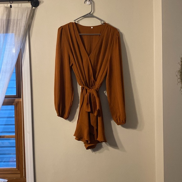 Fall orange long sleeve romper large. - Picture 4 of 4
